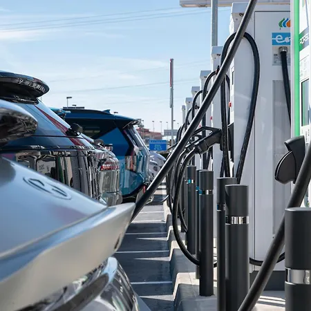 Restaurante Abadesa מלון 2*