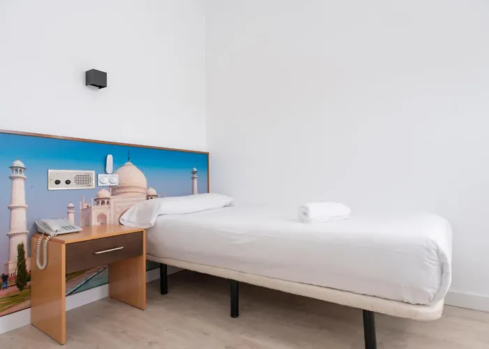 Restaurante Abadesa 2* 빌라곤잘로페데르날레스