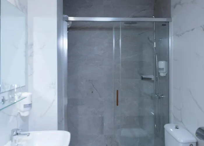 Restaurante Abadesa 호텔 빌라곤잘로페데르날레스